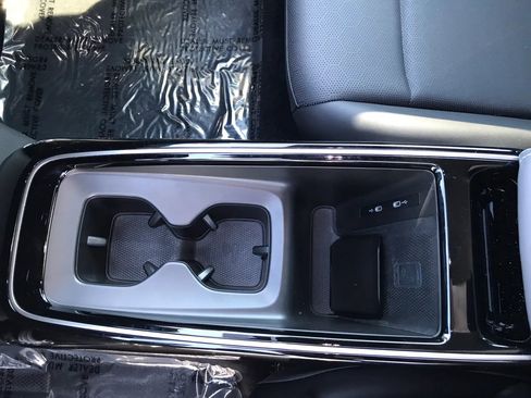 Used 2023 Volkswagen ID.4 Pro S image 33