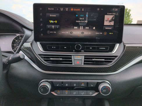 Used 2024 Nissan Altima 2.5 SR w/ SR Premium Package FWD image 22