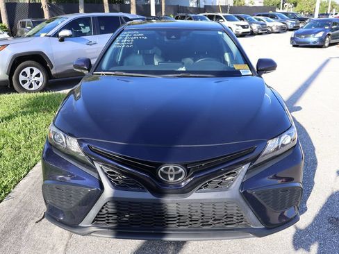 Used 2022 Toyota Camry SE FWD image 5