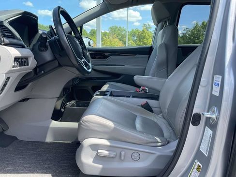 Used 2023 Honda Odyssey Touring image 18