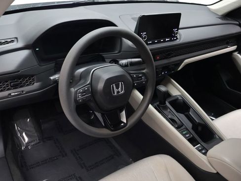 Used 2025 Honda Accord LX image 15