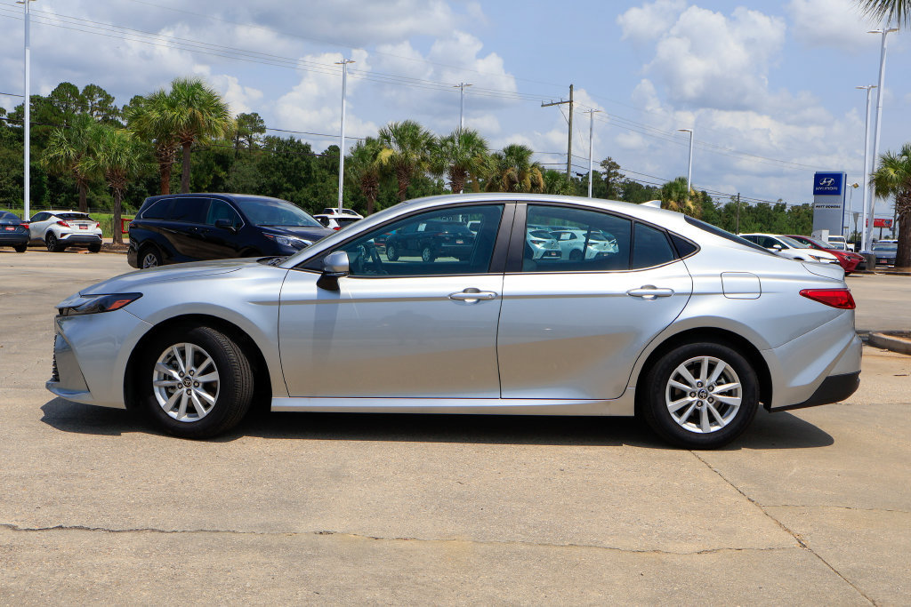 Used 2026 Toyota Camry LE FWD image 27