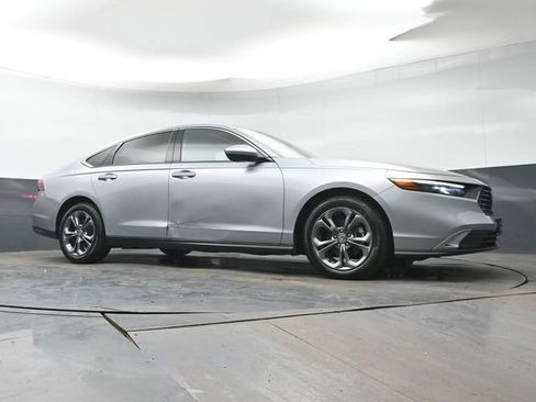 Used 2023 Honda Accord EX image 31