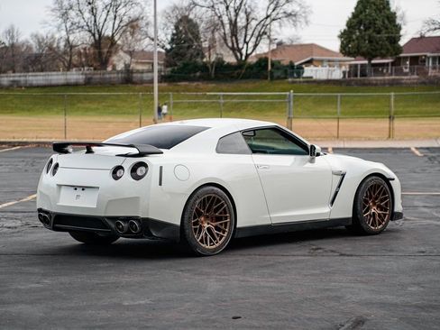 Used 2009 Nissan GT-R Premium image 5