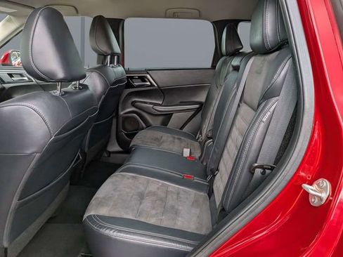 Used 2022 Mitsubishi Outlander SE AWD/4WD image 15