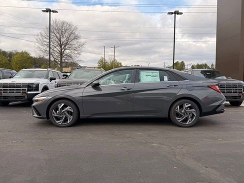 New 2026 Hyundai Elantra Limited image 4