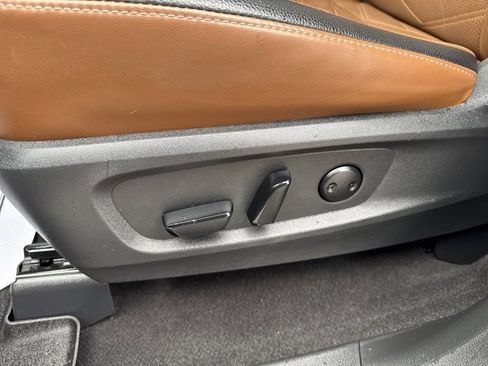 Used 2023 Nissan Pathfinder Platinum image 18