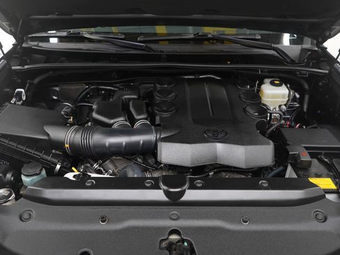 Used 2018 Toyota 4Runner TRD Off-Road Premium image 28