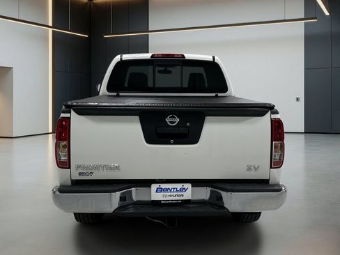 Used 2017 Nissan Frontier SV RWD image 5