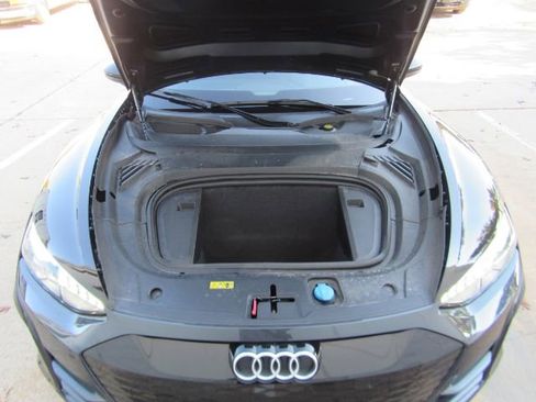 Used 2023 Audi e-tron GT Premium Plus image 52