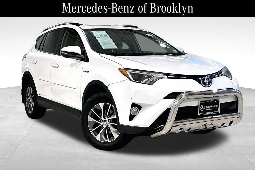 Used 2016 Toyota RAV4 XLE AWD/4WD image 1