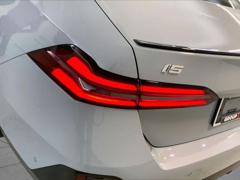 Used 2024 BMW i5 eDrive40i w/ Executive Package RWD image 27