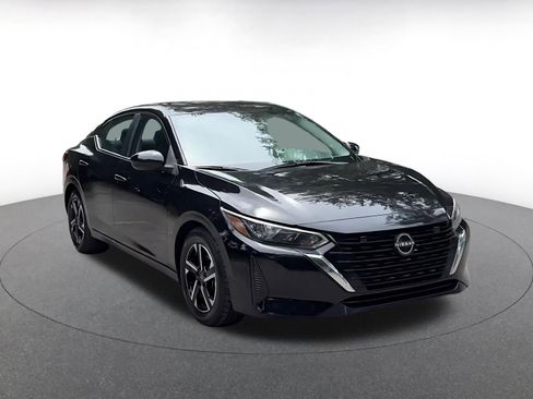 Used 2025 Nissan Sentra SV FWD image 3