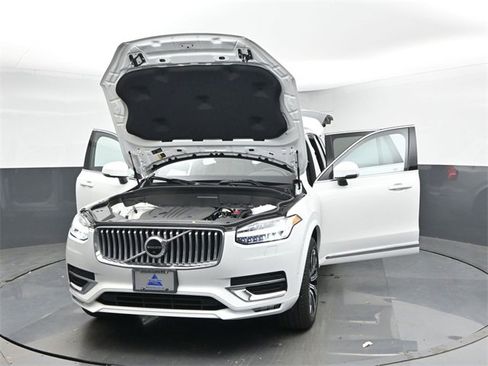 Used 2023 Volvo XC90 B5 Plus image 54