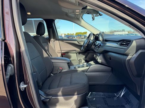 Used 2023 Ford Escape Active image 11