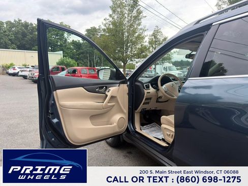 Used 2014 Nissan Rogue SV w/ SV Premium Package AWD/4WD image 9