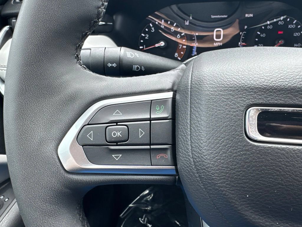 Used 2025 Jeep Compass Limited AWD/4WD image 11