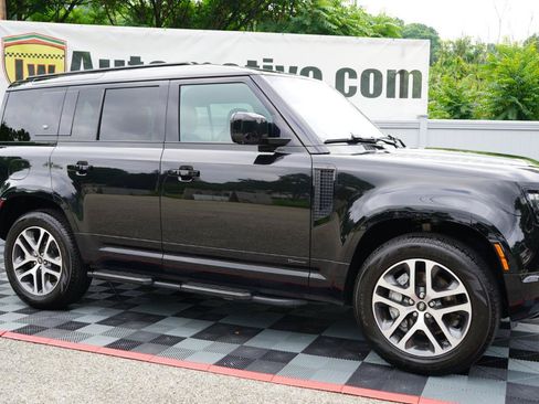 Used 2021 Land Rover Defender 110 X-Dynamic SE AWD/4WD image 4