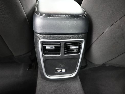 Used 2023 Dodge Charger SXT image 33