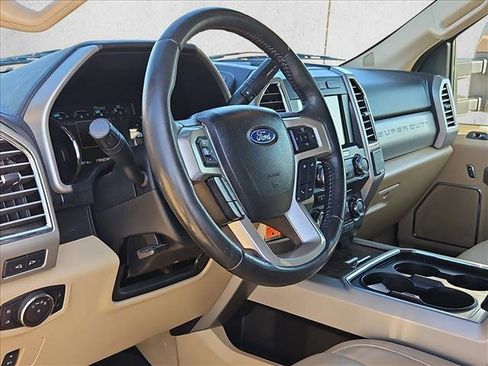 Used 2017 Ford F250 Lariat w/ Lariat Value Package AWD/4WD image 9