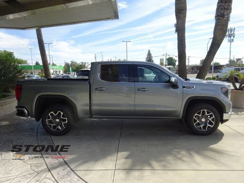 New 2026 GMC Sierra 1500 SLE image 10