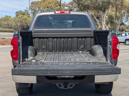 Used 2016 Toyota Tundra SR5 AWD/4WD image 9