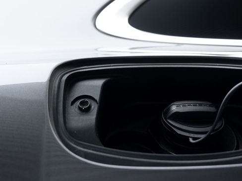 Certified 2023 Porsche Cayenne AWD/4WD image 29