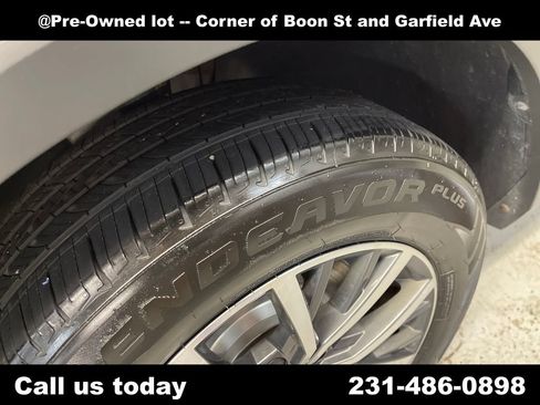 Used 2020 Volkswagen Tiguan SE w/ Panoramic Sunroof Package AWD/4WD image 7