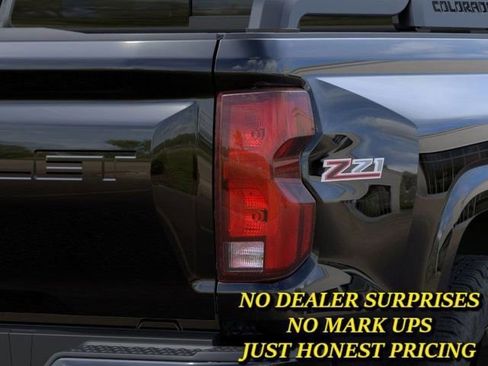 New 2026 Chevrolet Colorado Z71 w/ Midnight Edition image 11