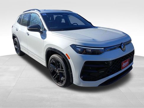 New 2026 Volkswagen Tiguan SE R-Line FWD image 7