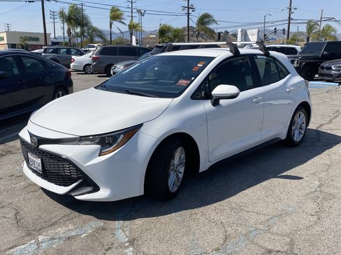 Used 2022 Toyota Corolla SE FWD image 2