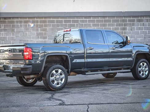 Used 2017 GMC Sierra 2500 Denali w/ Suspension Package, Off-Road image 3