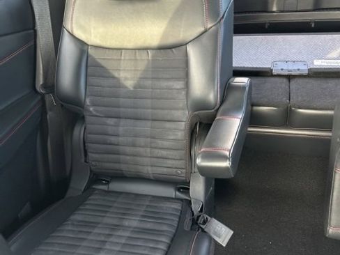 Used 2025 Ford Explorer ST-Line image 11