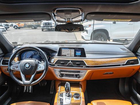 Used 2019 BMW 740i w/ Executive Package RWD image 10