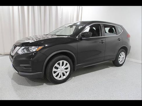 Used 2019 Nissan Rogue S AWD/4WD image 3