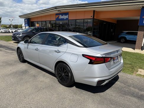 Used 2025 Nissan Altima 2.5 SV w/ SV Special Edition Package FWD image 3