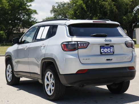 Used 2024 Jeep Compass Latitude AWD/4WD image 31