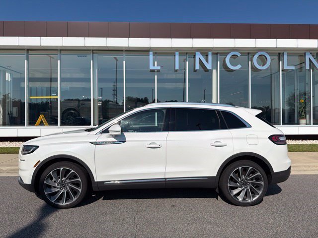 Used 2022 Lincoln Nautilus Reserve w/ Equipment Group 202A AWD/4WD image 2