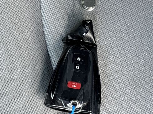 Used 2022 Toyota Prius LE FWD image 34