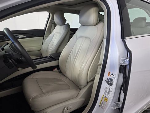 Used 2017 Lincoln MKZ Select w/ Select Plus Package image 6