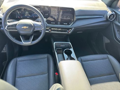 Used 2025 Chevrolet Equinox LT w/ Convenience Package II image 15