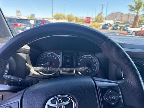 Used 2020 Toyota Tacoma TRD Sport w/ Technology Package RWD image 13
