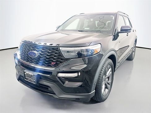 Used 2020 Ford Explorer ST w/ ST Street Pack image 3
