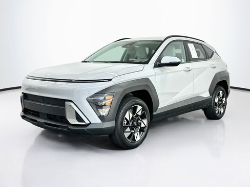 Used 2025 Hyundai Kona SEL AWD/4WD image 3