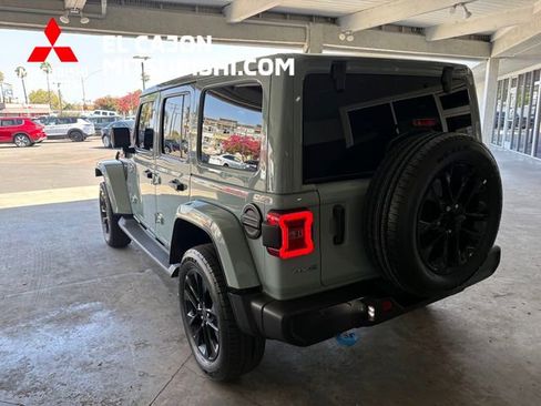 Used 2024 Jeep Wrangler Unlimited Sahara AWD/4WD image 5