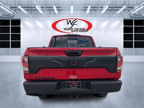 Used 2023 Nissan Titan PRO-4X w/ Pro-4x Convenience Package AWD/4WD image 4