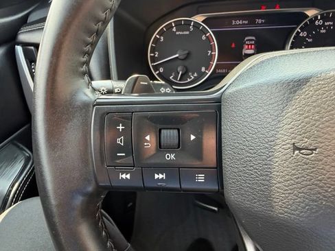 Used 2025 Nissan Rogue SV AWD/4WD image 33