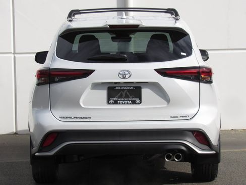 New 2025 Toyota Highlander XSE image 7