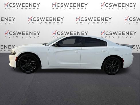 Used 2022 Dodge Charger SXT w/ Blacktop Package image 2