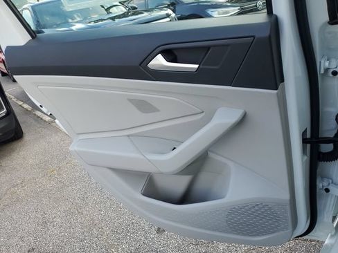 Certified 2024 Volkswagen Jetta SE FWD image 18